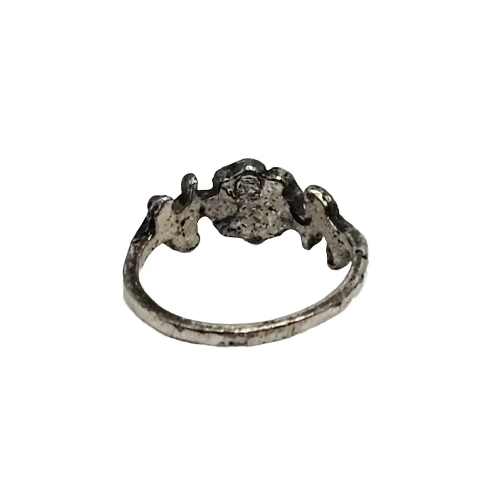 Vintage Silver-Toned Flower Ring (Size 5)